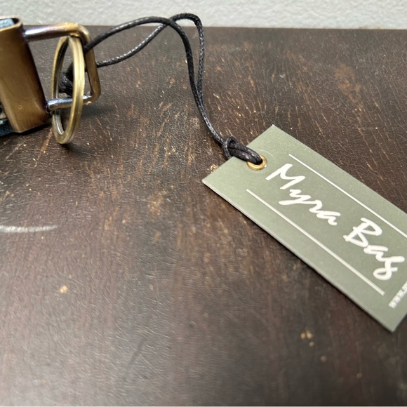 NWT Myra Bag Multicolor Floral Keychain Wristlet - Picture 2 of 4